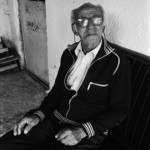  Le viel homme aux lunettes, Ohrid, Macédoine, 2009 - Tirage sur papier baryté, 40x60 cm, 2011 © Cyprien Clément-Delmas