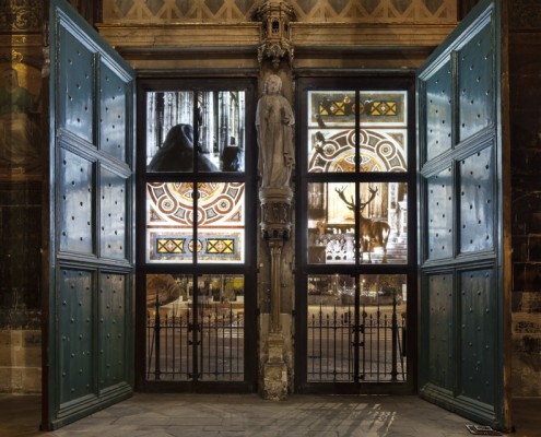 Vue de l’installation vidéo Furtherance, Leonora Hamill, église Saint-Eustache, Paris, 2014. Photo: Liz Eve. Courtesy the artist and Rubis Mécénat Cultural Fund.